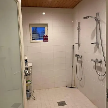 Modern 6-bedroom Near * Tampere