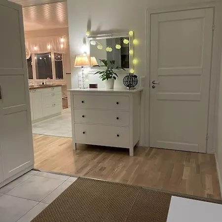 Modern 6-bedroom Near Tampere